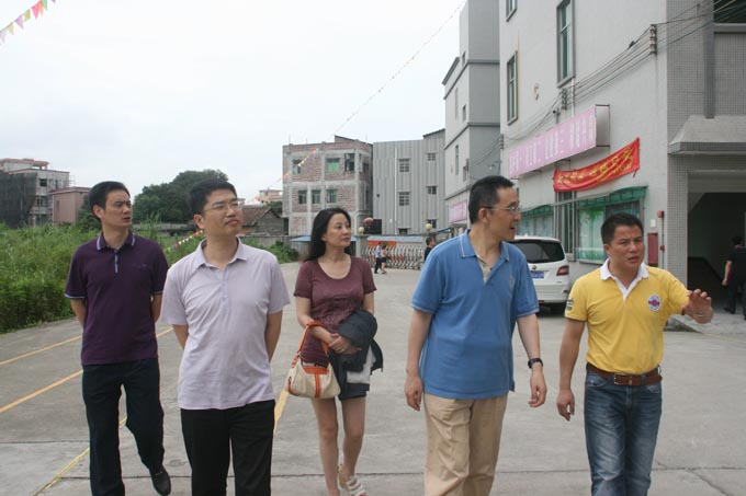 中央领导来访PA旗舰厅无纺布袋厂